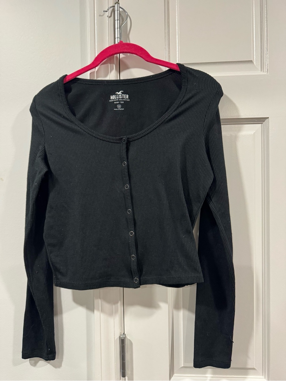 Hollister Black Ribbed Snap-Front Long Sleeve Crop Top